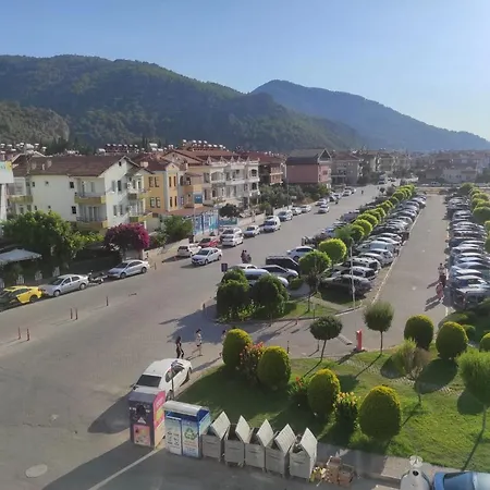 Sehir Merkezinde Erasta Avm Karsisinda Manzarali Muhtesem Luks Dort Odali Ayri Mutfakli Genis Terasli Ve Balkonlu Ev Apartament Fethiye