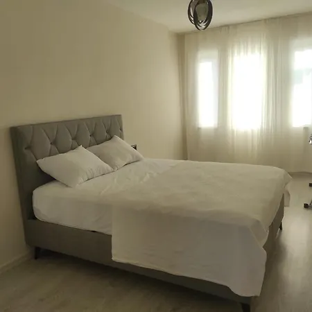 Apartament Sehir Merkezinde Erasta Avm Karsisinda Manzarali Muhtesem Luks Dort Odali Ayri Mutfakli Genis Terasli Ve Balkonlu Ev