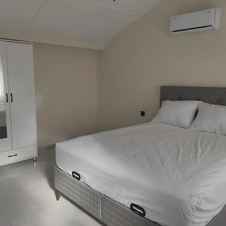 Sehir Merkezinde Erasta Avm Karsisinda Manzarali Muhtesem Luks Dort Odali Ayri Mutfakli Genis Terasli Ve Balkonlu Ev Apartament Fethiye