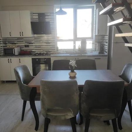 Apartament Sehir Merkezinde Erasta Avm Karsisinda Manzarali Muhtesem Luks Dort Odali Ayri Mutfakli Genis Terasli Ve Balkonlu Ev Fethiye