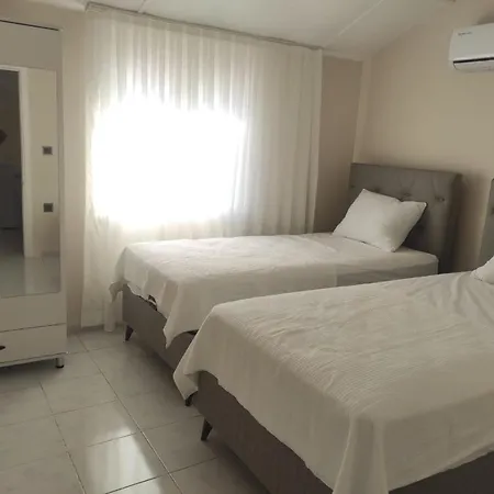 Sehir Merkezinde Erasta Avm Karsisinda Manzarali Muhtesem Luks Dort Odali Ayri Mutfakli Genis Terasli Ve Balkonlu Ev Apartamento Fethiye